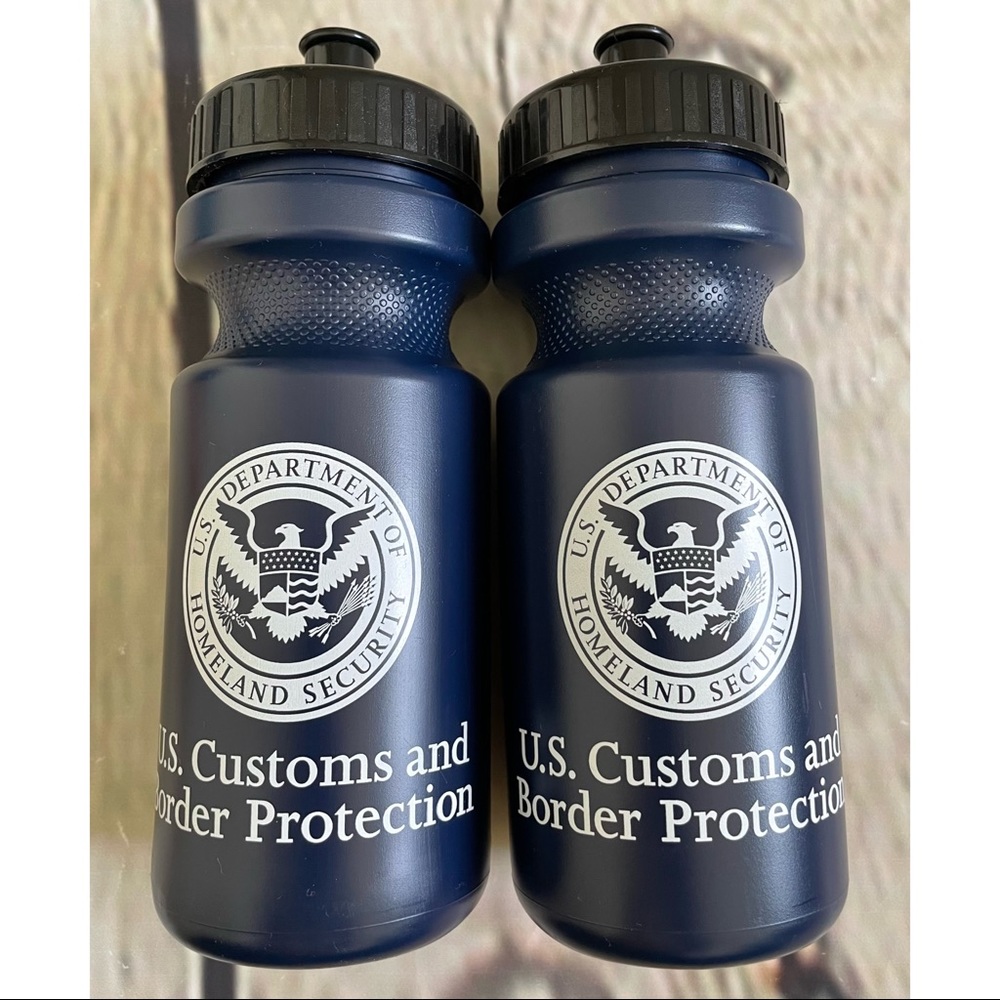 Set Of Two US Customs & Border Control Water Bottles - Picture 3 of 9
